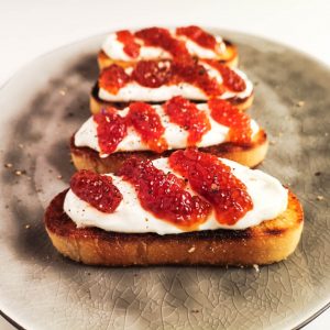 Crostini mit geräuchertem Kaviar | Foodblog | Lieblingsspeise.at