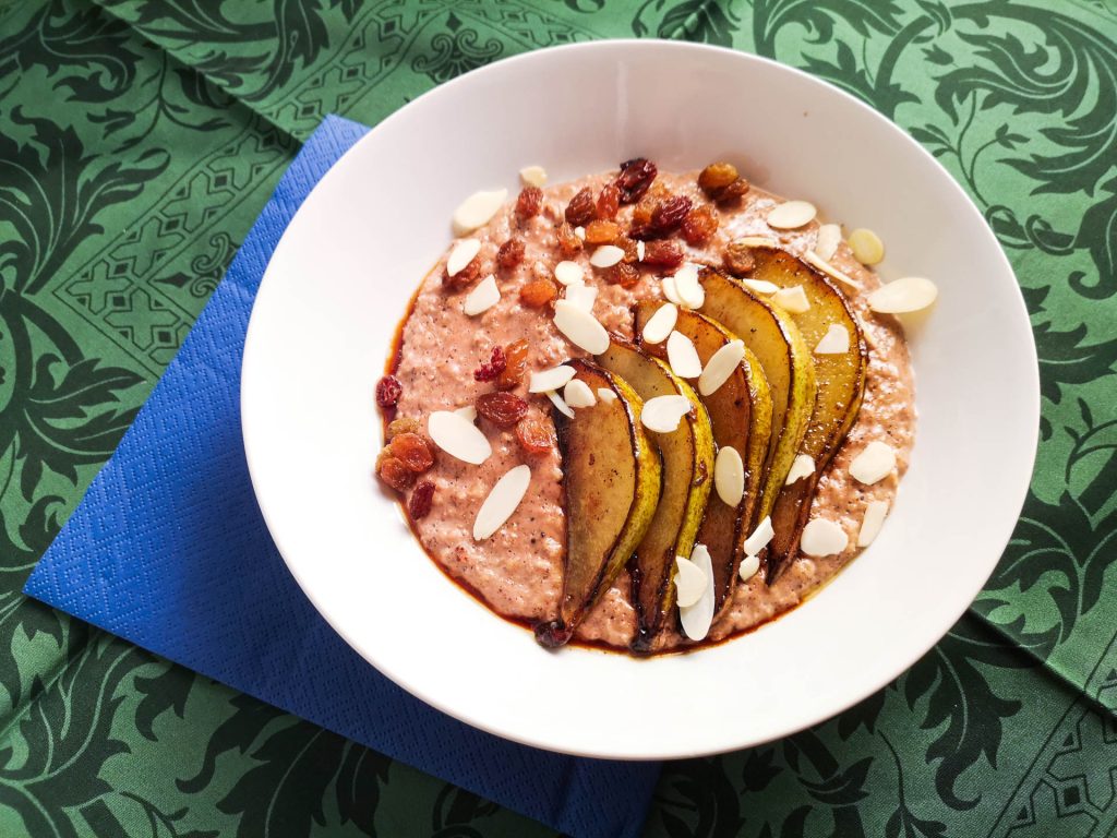 Porridge mit Kakao und karamellisierter Birne | Rezept | Foodblog | Lieblingsspeise.at