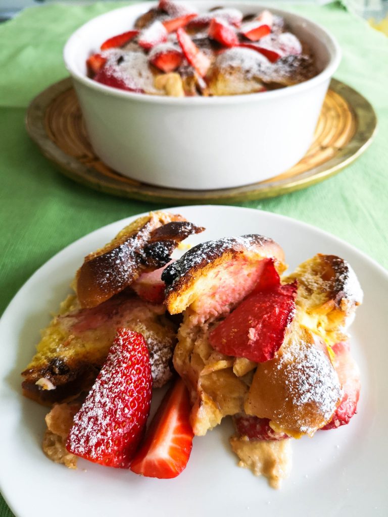 Brioche-Auflauf mit Erdbeeren | Rezept | Foodblog | Lieblingsspeise.at