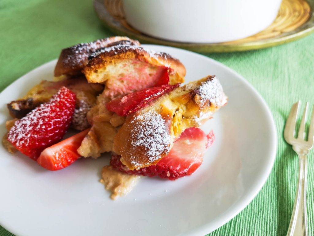 Brioche-Auflauf mit Erdbeeren | Rezept | Foodblog | Lieblingsspeise.at